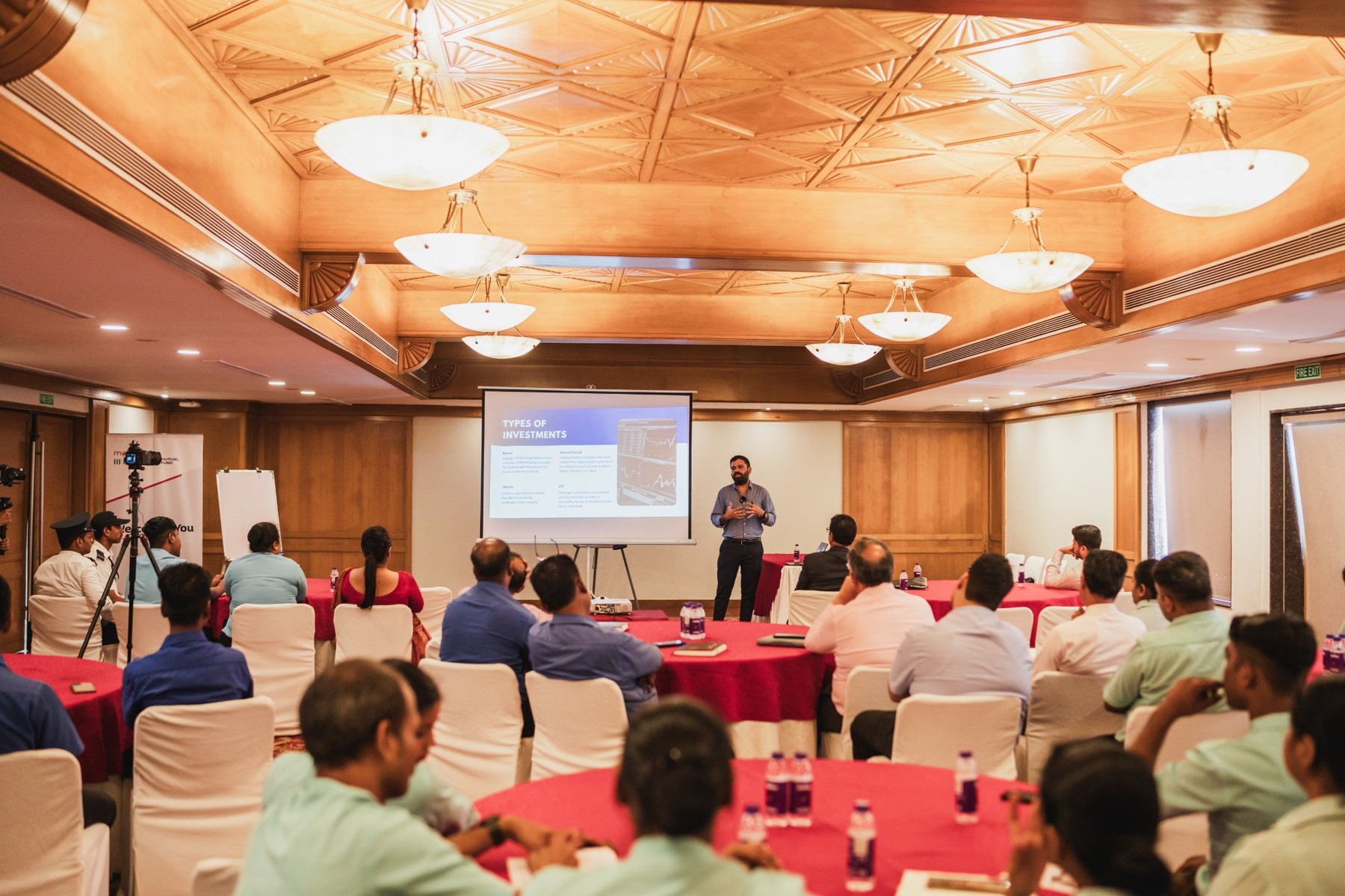 Full-room session